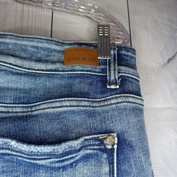 Judy Blue Boyfriend Fit Button-Fly Women's Blue Distressed Jeans - Picture 12 of 16